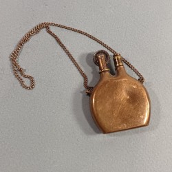 ARTISANAT DE TRANCHEES SOUVENIR GUERRE 1914 - 1918 BRIQUET DE POILUS EN FORME DE GOURDE MODELE 1877